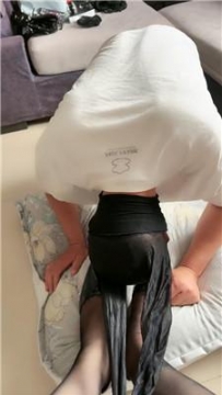 【调教视频】【冷艳】兄弟奴下跪求主人虐 JS250504-32