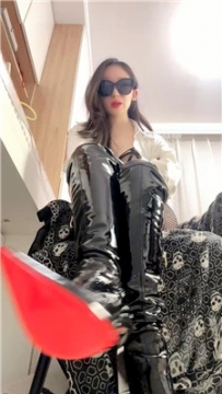 【第一视角】【夏夏】羞辱靴奴同事    251216-27