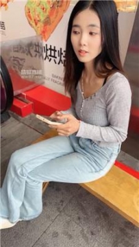 【调教视频】【素人抽水机】开发邻家小女孩白袜踩 JS250527-27