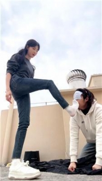 【调教视频】【千千】户外-楼道+天台处刑 bf59614