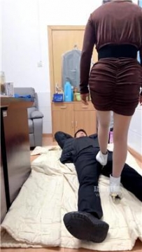 【调教视频】【昨日溫存】高跟短靴全体重踩踏 JS260115-45