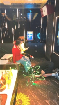 【调教视频】【挽秋情侣】情侣主-KTV玩虐体育生  JS250723-20