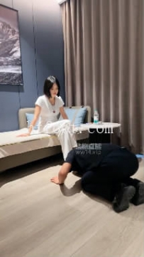 ZB11038 兮皇-踹头舔鞋底38分钟