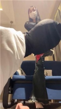 【调教视频】【吕雉】脏鞋脚丫踩踏喂食-人体烟灰缸 JS250601-12