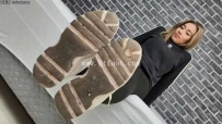 29877  JW女女-女奴跪舔健身房私教小妹的重口味棉袜臭汗脚！健身妹子汗脚好咸啊！
