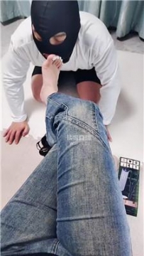 【调教视频】【灵竹】玉足恋足狂舔 JS251226-32