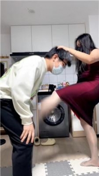 【调教视频】【七月】油亮丝袜辱-踢裆 JS260119-38