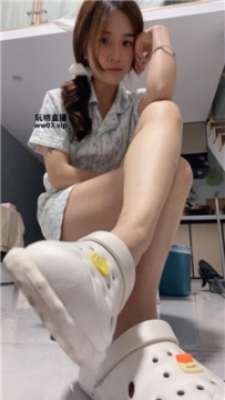 【第一视角】【香芋朱朱】每日一鹿之下雨天洞洞鞋    250518-22