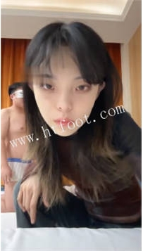 ZB4325【芸芸大人】运动鞋原味白袜玉足狂舔47分钟