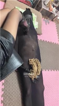 【调教视频】【妃妃s】踩虐木乃伊狗 JS251230-24