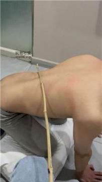 【调教视频】【白兔】黑棉袜脚踩/戒尺虐打 JS250104-38