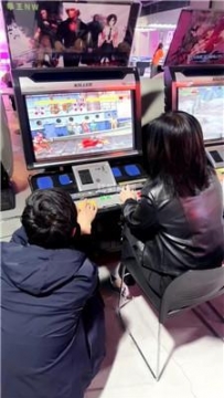 【调教视频】【伊潼】商场边逛边玩狗  JS260323-31