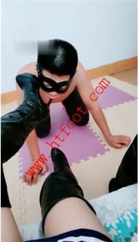 TL18750 月月S刑房双主玩奴38分钟