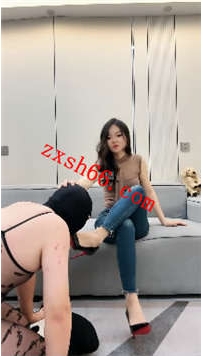 TLZB25925梨悠-玩CD骚狗除臭舔脚圣水45分