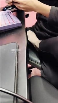 【调教视频】【乂乂女王】真实挑逗电竞素人 JS251125-25