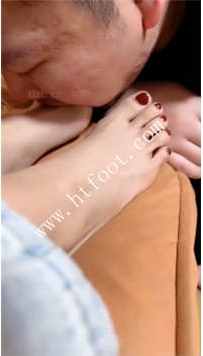 TL44555 海绵大大】超甜S-原味裸足狂舔+插嘴45分钟