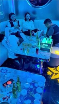 【调教视频】【冷兮】KTV-超强群调群虐场 bf62072