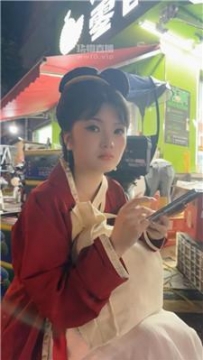 【调教视频】【素人挖掘机】汉服女神S-车内白袜脚调 JS250802-26