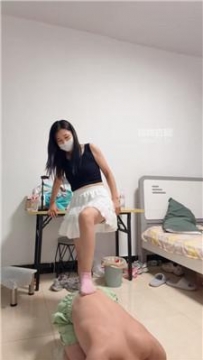 【调教视频】【千野大人】粉棉袜踩-骑马胯下辱 JS251009-10