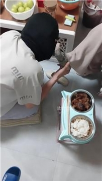 【调教视频】【路西法夫妻主】圈养奴喂食场 JS260304-34