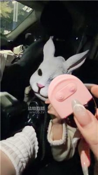 【调教视频】【维妮】户外羞辱可爱闺蜜犬 JS251109-23