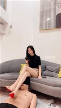 【调教视频】【广州慕丝工作室】高跟碾压踩虐乳 bf58916