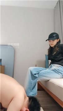 【调教视频】【芸芸大人】学生主-脏鞋白袜气味辱-踩踏 JS250802-3