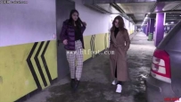 30239  15cm-跪在地下停车场用舌头给两个富家女擦鞋底脏泥！擦完被富家女一脚踢开！