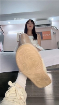 【第一视角】【兔兔酱】臭脚奴进来清理    250726-20