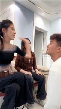 【调教视频】【西彤】双S-鞭打抽耳光-白袜辱 bf61048