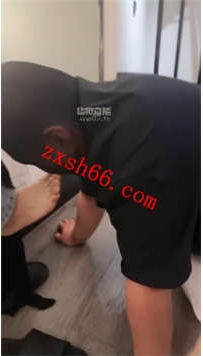 TLZB26387诺婷情侣-情侣主训狗舔鞋舔脚双主圣水喂食28分