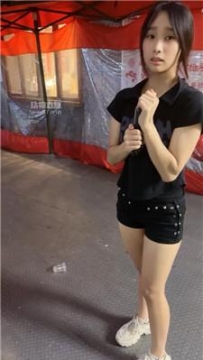 【调教视频】【素人抽水机】路边开发-脏鞋踩踏-揪耳朵 bf54055