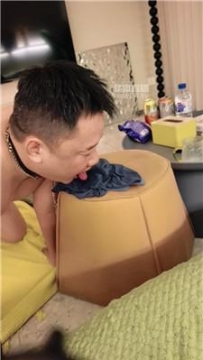 【调教视频】【小妈】黑丝脚玩虐骚奴 JS251101-25