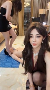 【调教视频】【不知名】双S-轮流虐打废物奴【双视角版】 bf53823