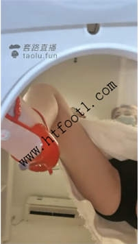 TL19462 萱萱女蒂S全家滚过来我胯下当奴见马桶26分钟