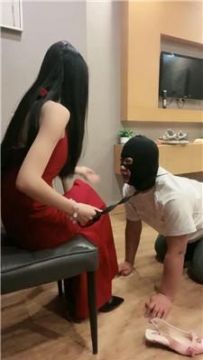 【调教视频】【仙御】红裙女神黑丝高跟舔 JS250429-32