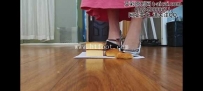 34498  超级美女卡怡性感银色高跟鞋裸足制作狗粮