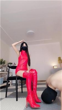 【调教视频】【猫神】红长靴高跟踩虐废物【双视角版】 JS250816-25
