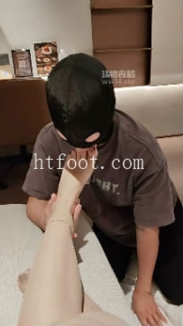 ZB11621 泡芙-白领S调教男大49分钟