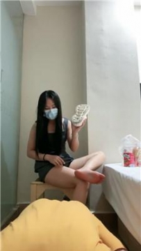 【调教视频】【周周】吐口水喂食狗继父 JS250726-22