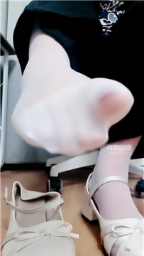 【第一视角】【拽拽】香水白丝白眼小皮鞋    251204-35