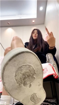 【第一视角】【小懿】脏板鞋白袜盯    260105-25