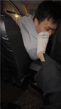 【调教视频】【不知名】陪酒小妹调-车内皮鞋白袜虐司机奴 bf48155