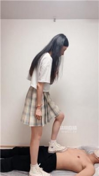 【调教视频】【广州慕丝工作室】长腿模特高帮鞋碾压踩踏 bf58723