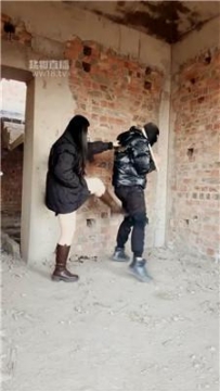 【调教视频】【贝拉】枷锁囚禁-废屋遛狗 JS260113-9