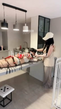 ZB9800 千伊-刑玩母狗42分钟