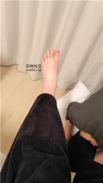 【调教视频】【拽拽】近距离恋足狂舔 JS241229-39