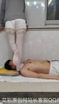 鱼爹丝袜随意踩加靴子踢手踩手