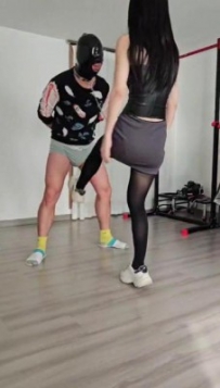 4人VS踢裆破裂惨  ACYC-2356