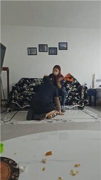 【调教视频】【小8】牛仔裤女神踩脚垫奴【双视角版】 JS250921-1